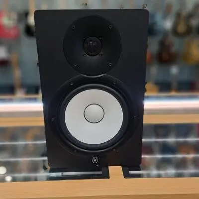 Yamaha - HS8 2